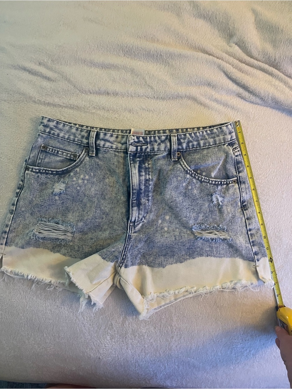 No Boundaries Two-Tone Acid Wash Jean Shorts - Light Blue & White